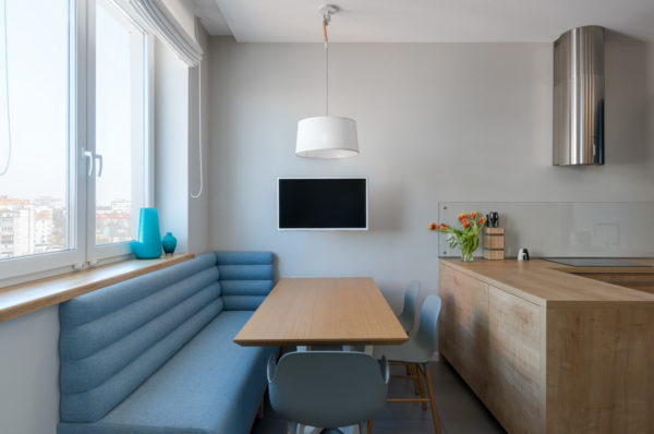 Дизайн кухни с телевизором - разместить на стене или встроить в кухонный гарнитур