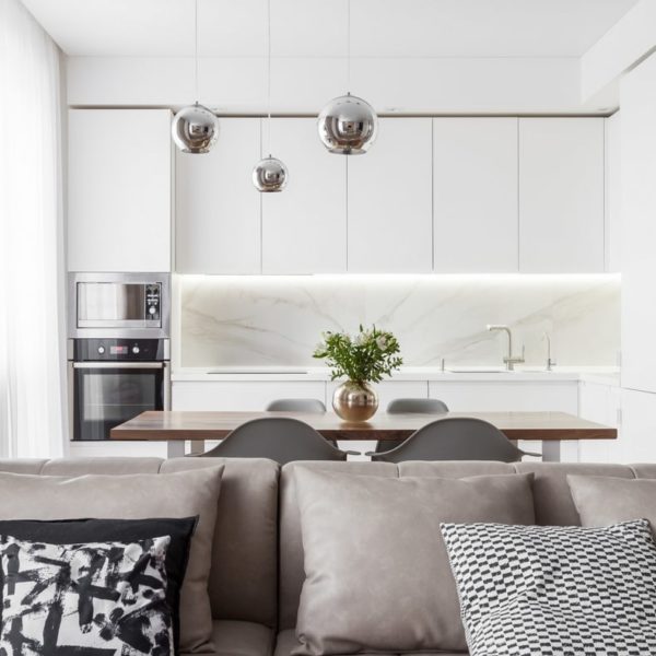 Дизайн кухни - гостиной 12 кв м с диваном: идеи оформления интерьера